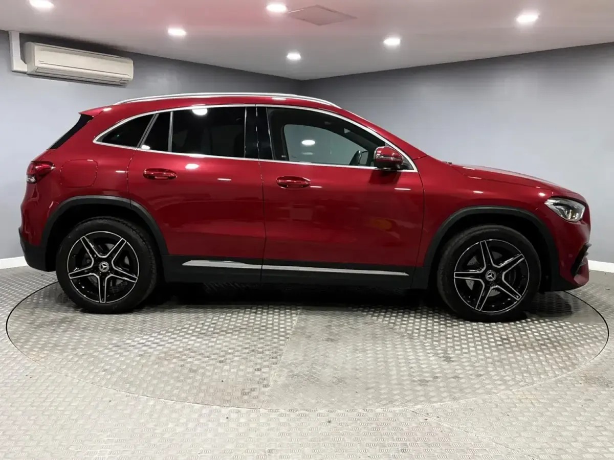 Usado Mercedes GLA250 Executive 2023 Vermelho SUV