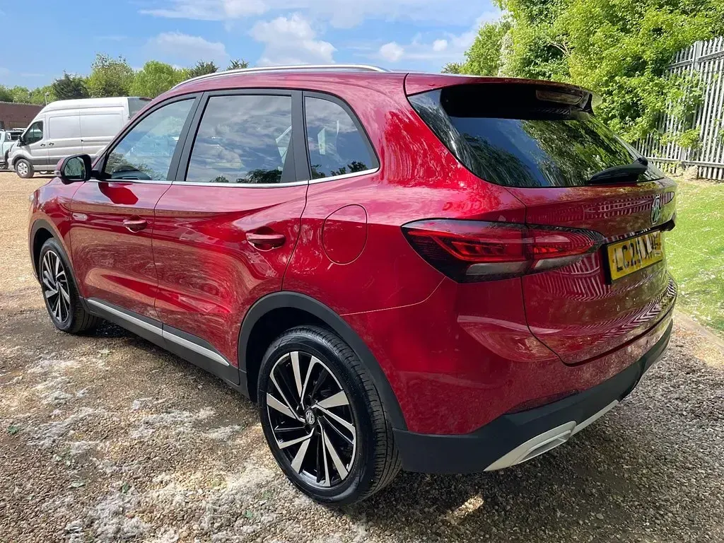 Usado MG ZS Trophy 196 HP (144 kW) 2025 Vermelho SUV