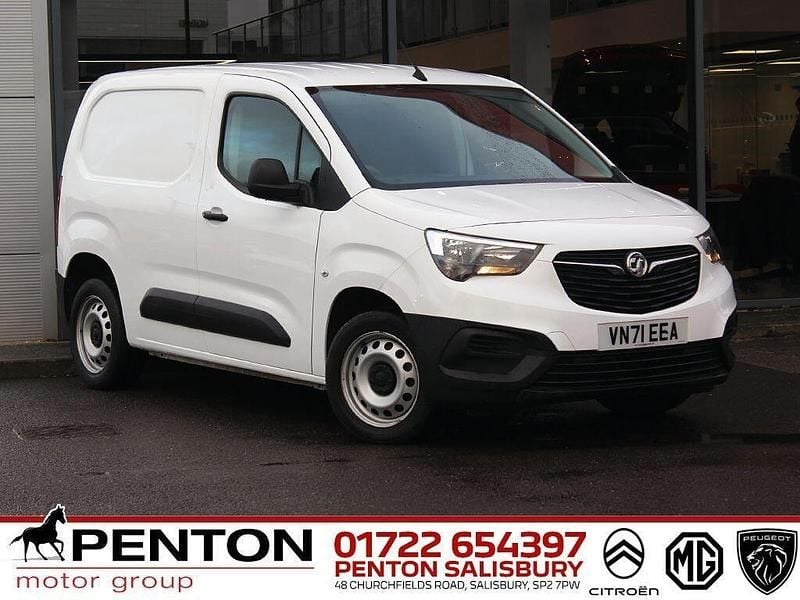 Used Vauxhall Combo Sportive 100 HP (73 kW) 2020 White Van