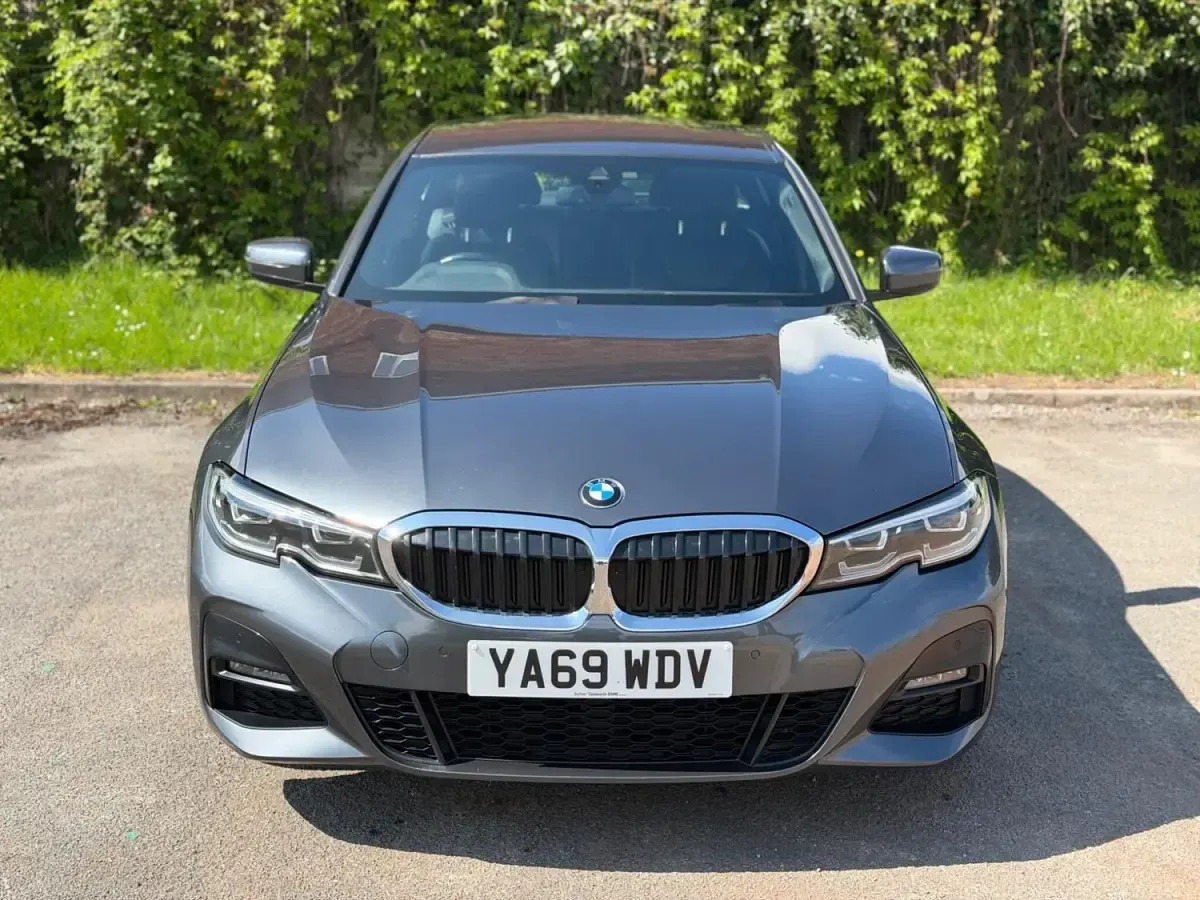 Begagnad BMW 330e M Sport 2019 Grå Sedan