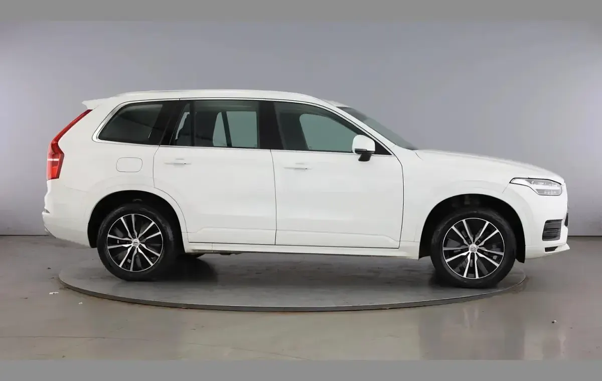 Used Volvo XC90 Momentum 235 HP (172 kW) 2021 White SUV