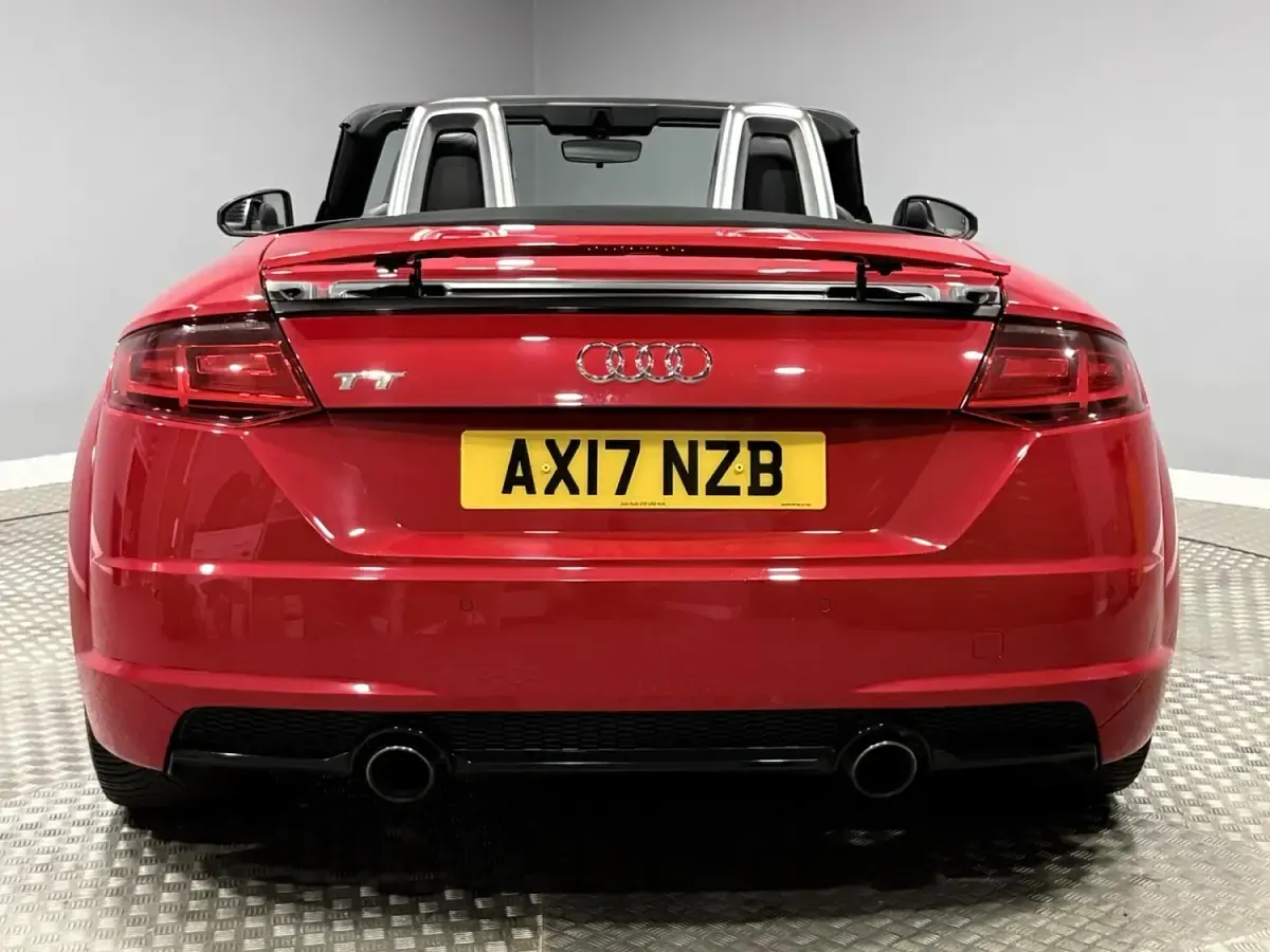 Used Audi TT Roadster Black Edition 180 HP (132 kW) 2017 Red Cabriolet