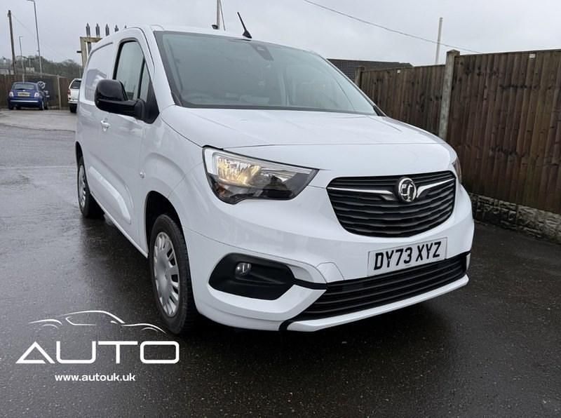 Used Vauxhall Combo 100 HP (73 kW) 2023 White MPV