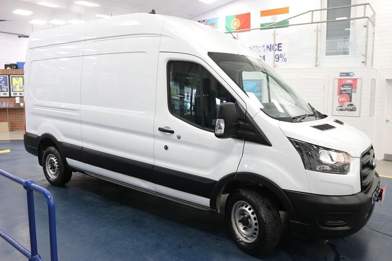 Usado Ford Transit 130 HP (95 kW) 2020 Branco Van
