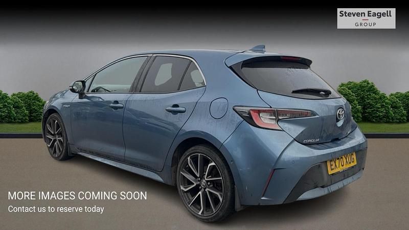 Used Toyota Corolla 122 HP (89 kW) 2020 Blue Hatchback