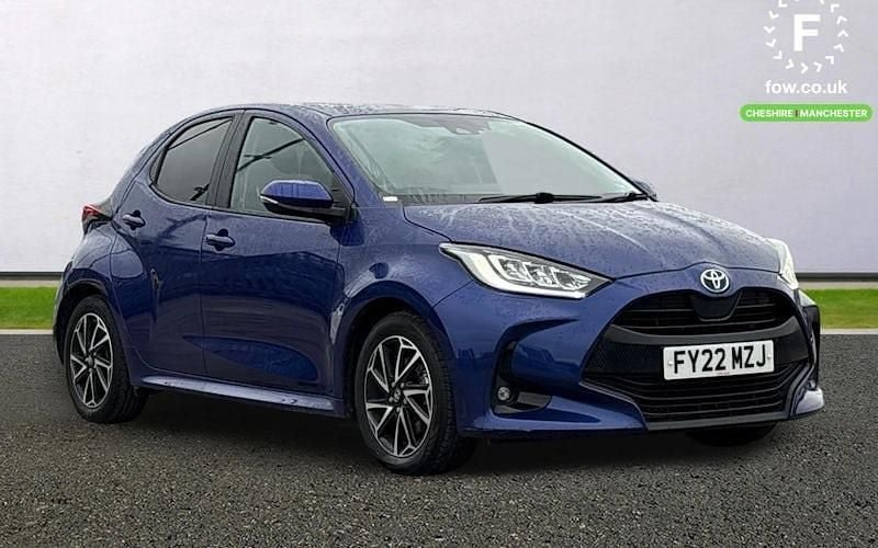Used 2025 Toyota Yaris Hybrid Design Hatchback | £14,899 (Super price) - Image 1/4