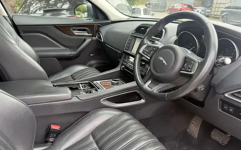 Used Jaguar F-Pace R-Sport 179 HP (131 kW) 2018 White SUV