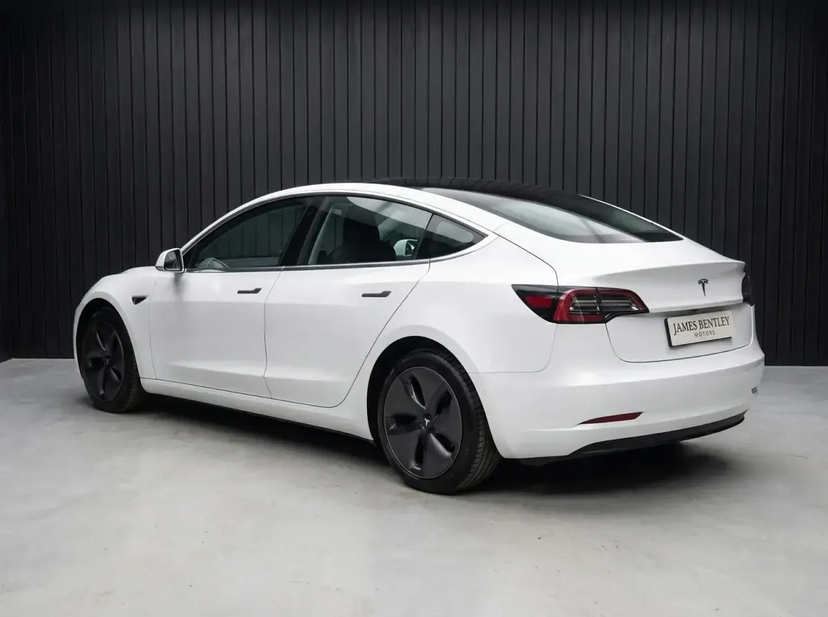 Usado Tesla Model 3 Standard Range Plus 52 kW (72 HP) 2020 Branco Sedan