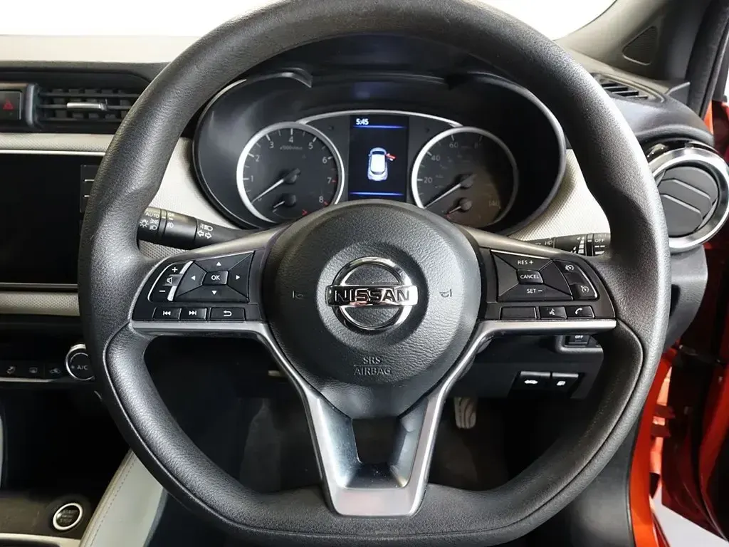 Używany Nissan Micra Acenta Limited Edition 90 KM (66 kW) 2019 Pomarańczowy Hatchback