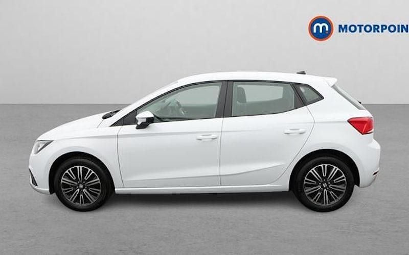 Used Seat Ibiza SE Technology 95 HP (69 kW) 2024 White Hatchback