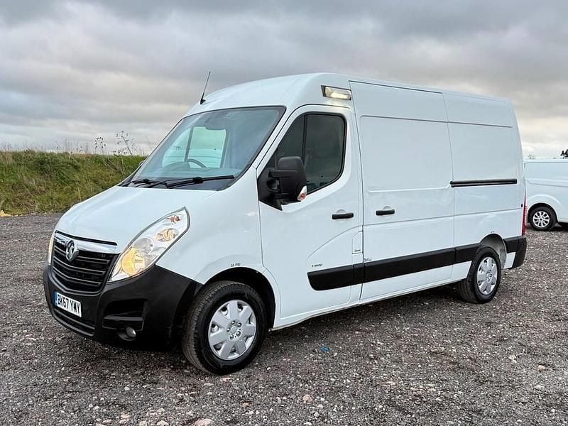 Second-hand Vauxhall Movano 130 CP (95 kW) 2018 Alb Monovolum