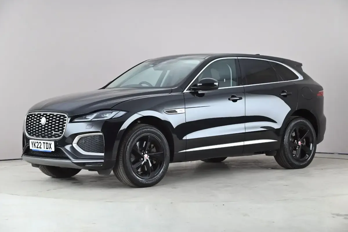 Begagnad Jaguar F-Pace R-Dynamic 404 HK (297 kW) 2022 Svart SUV