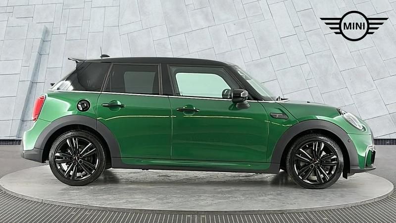 Usado Mini Cooper S Hatch 176 HP (129 kW) 2023 Verde Citadino