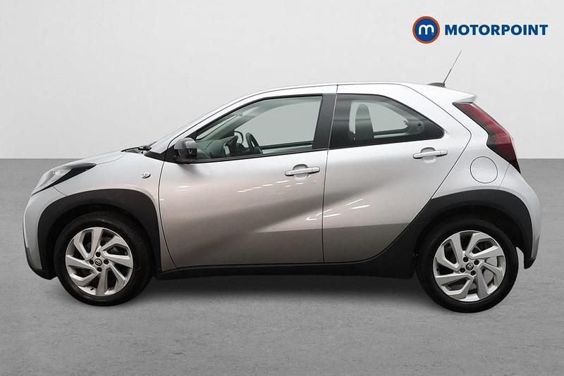 Used Toyota Aygo X PURE 2023 Silver SUV