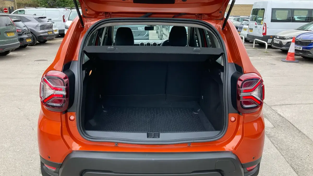 Used Dacia Duster Comfort 91 HP (66 kW) 2022 Orange SUV
