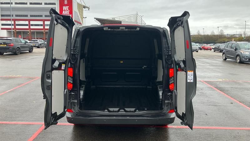 Used Ford Transit Custom Limited 136 HP (100 kW) 2025 Van