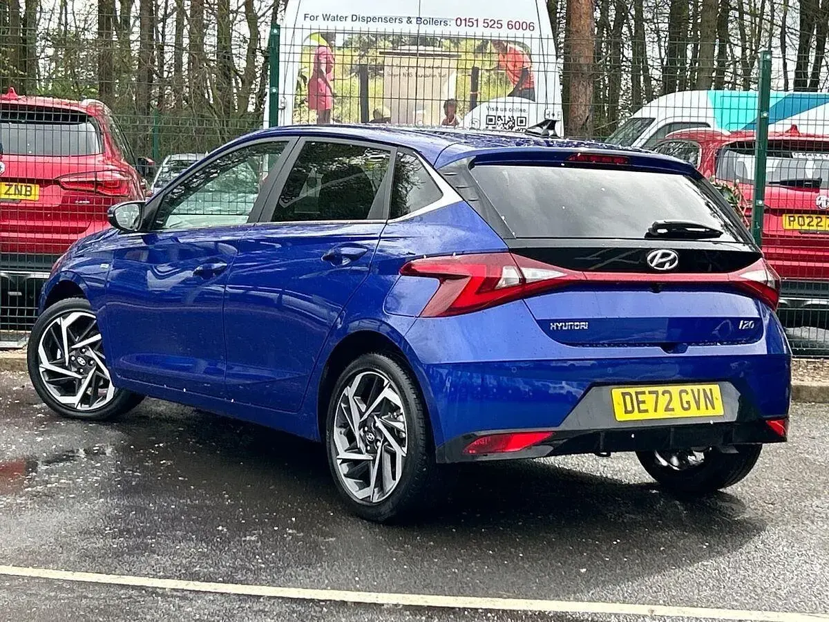 Używany Hyundai i20 Premium 100 KM (73 kW) 2022 Niebieski Hatchback