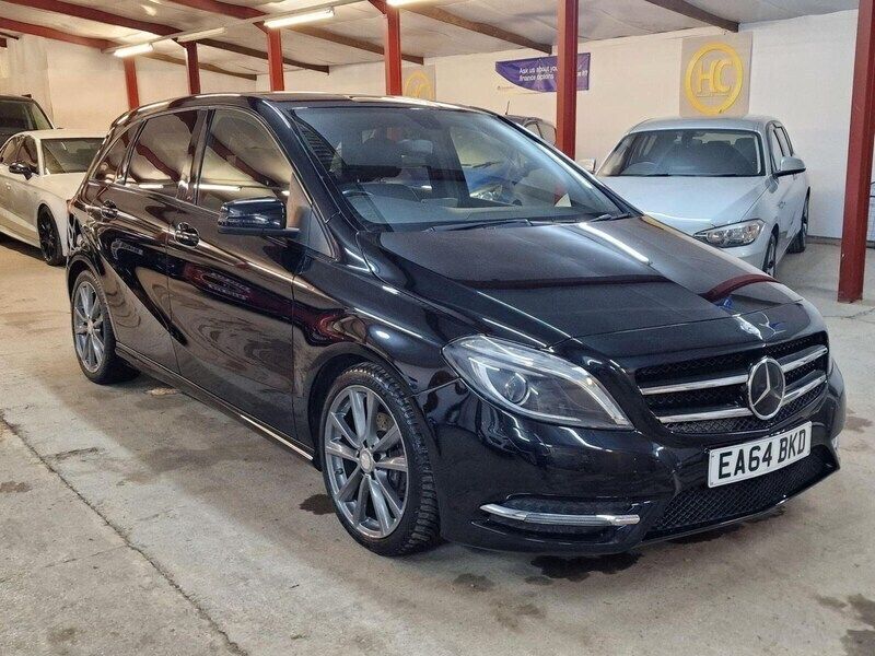 Black Used 2014 Mercedes B180 MPV | £7,650 (Fair price) - Image 1/4