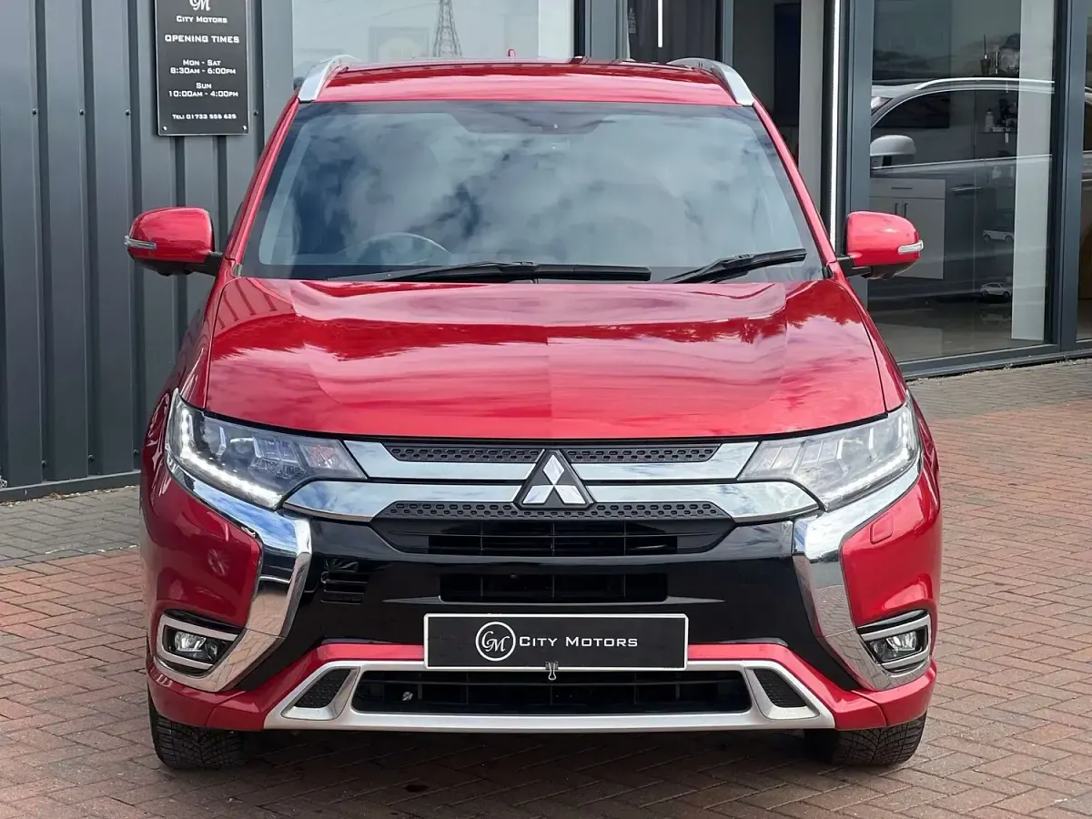 Used Mitsubishi Outlander P-HEV 2019 Red SUV