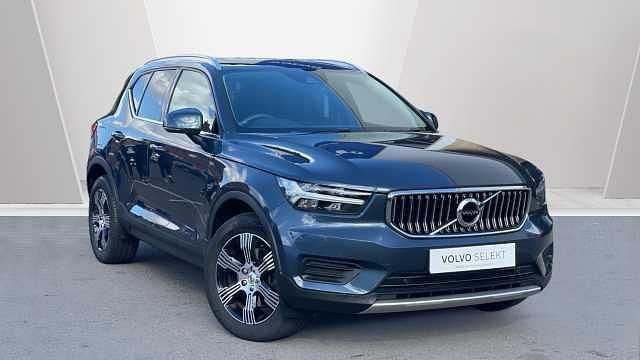 Used 2022 Volvo XC40 Inscription SUV | £24,795 (Fair price) - Image 1/3