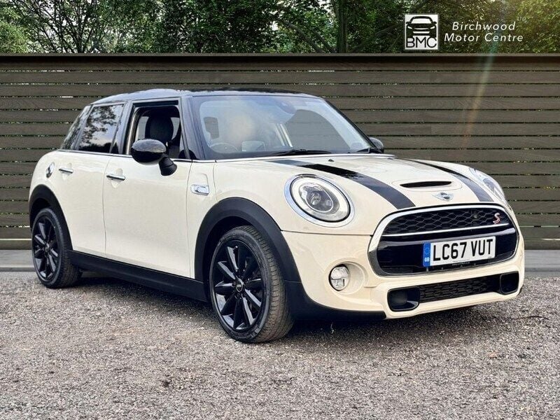 White Used 2018 Mini Cooper S Hatch Hatchback | £12,995 (Good price) - Image 1/4