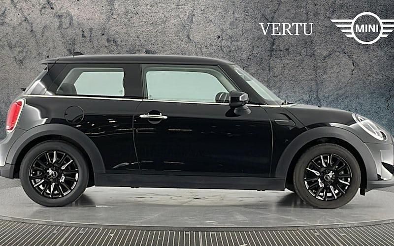 Used Mini Cooper Classic 136 HP (100 kW) 2022 Black Hatchback