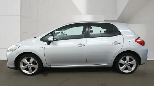 Used Toyota Auris Hybrid T4 2011 Silver Hatchback