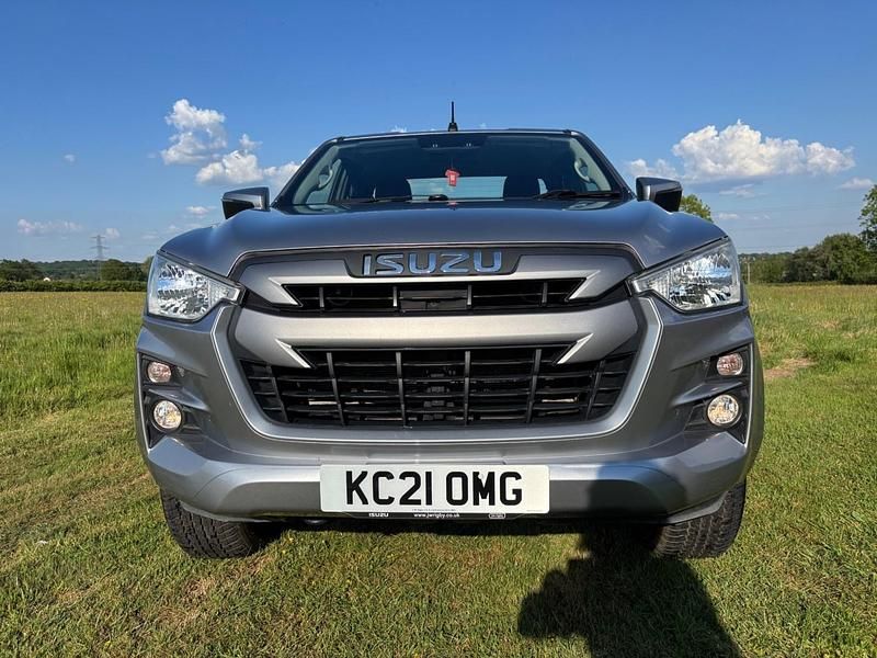 Used Isuzu D-Max 163 HP (119 kW) 2021 Silver Pickup