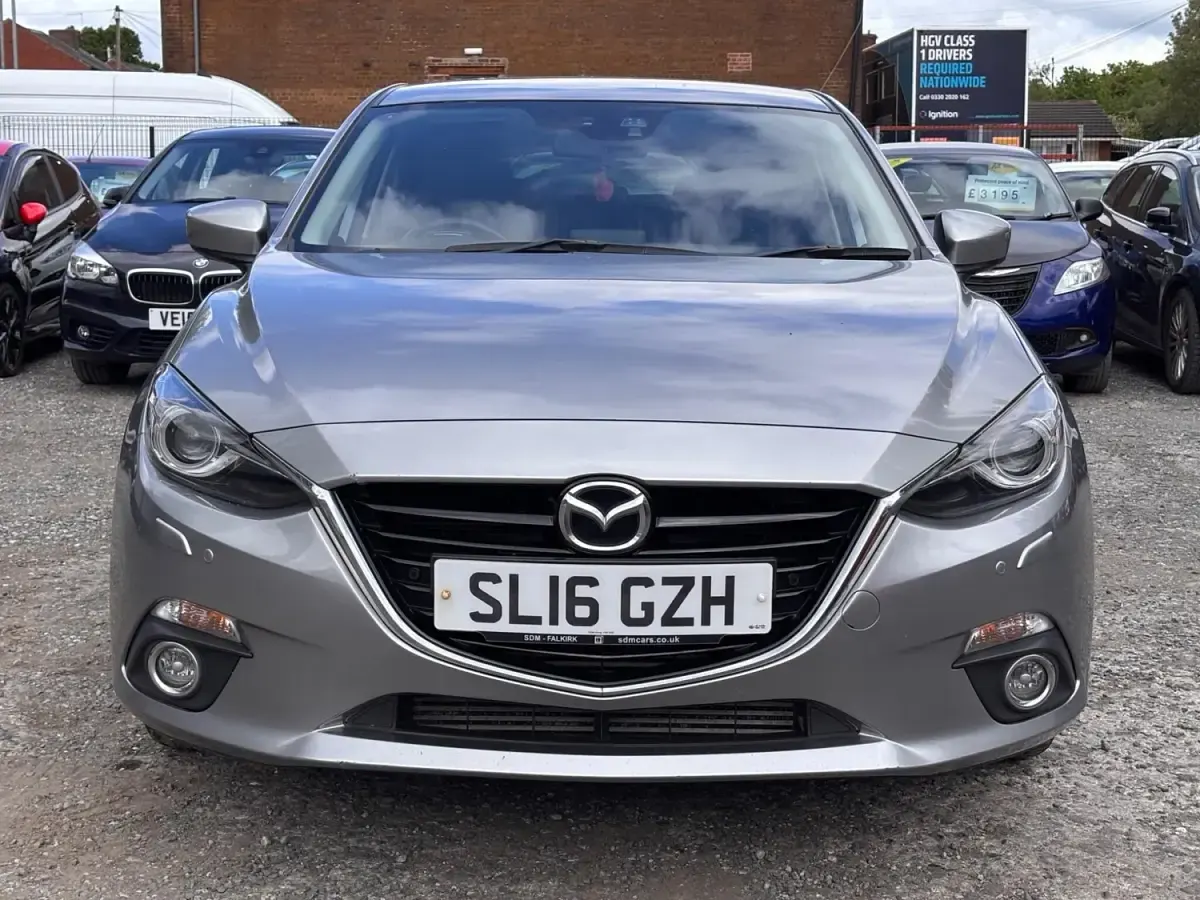Usado Mazda 3 Inclusive 150 CV (110 kW) 2016 Plateado Utilitario
