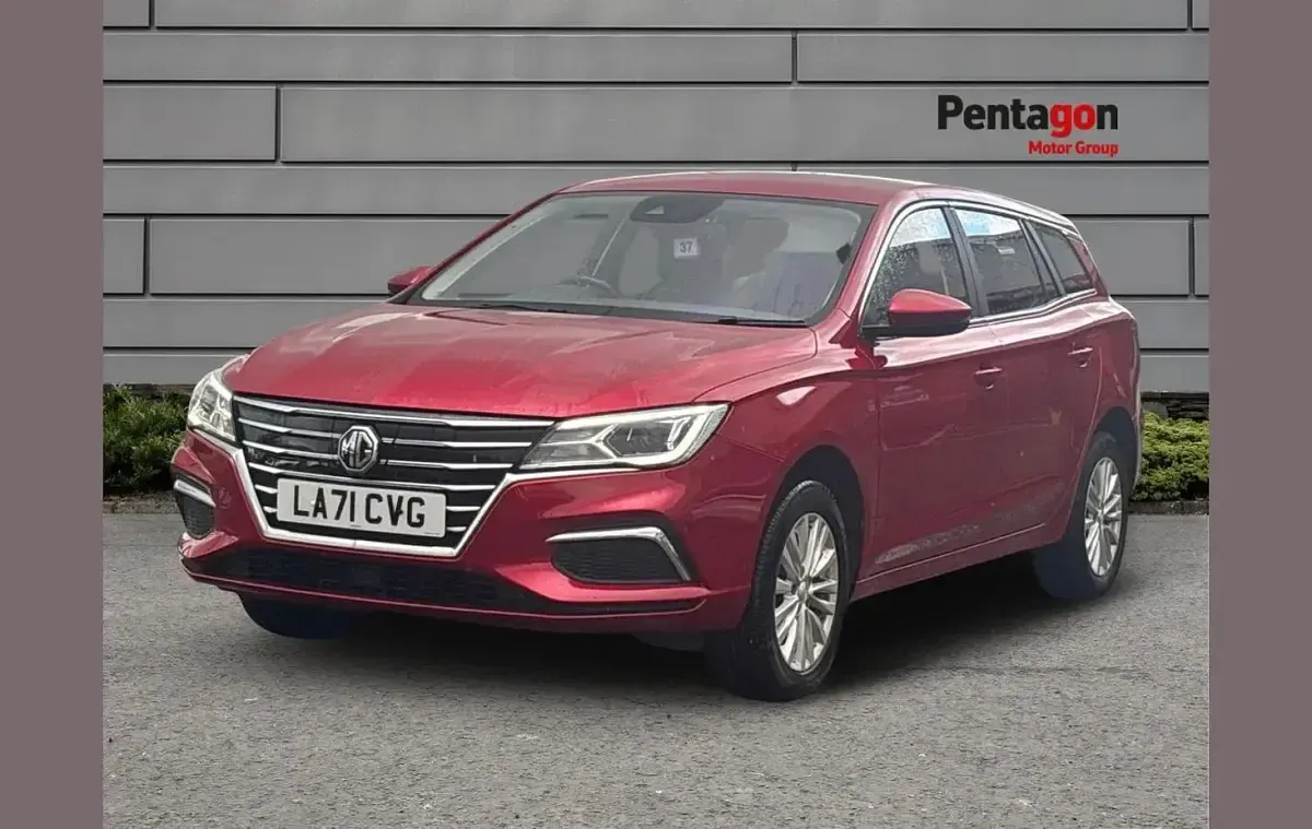 Usado MG MG5 EV Excite 113 kW (154 CV) 2022 Rojo Familiar