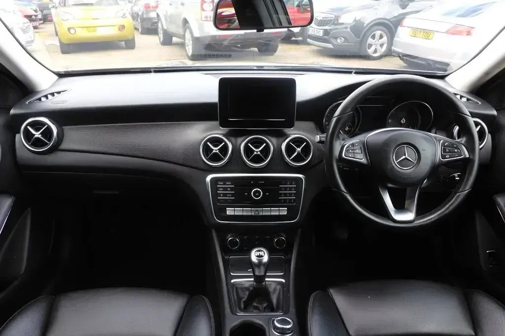 Used Mercedes GLA200 SE 136 HP (100 kW) 2018 Grey SUV