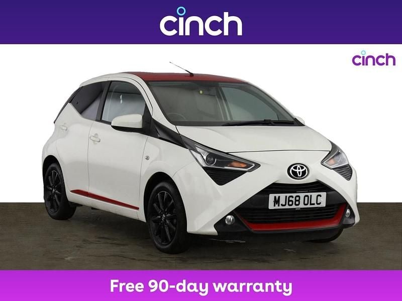 White Used 2018 Toyota Aygo x-press Hatchback | £8,249 (Fair price) - Image 1/3