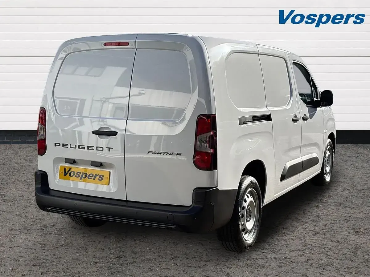 New Peugeot Partner S 131 HP (96 kW) 2025 White MPV
