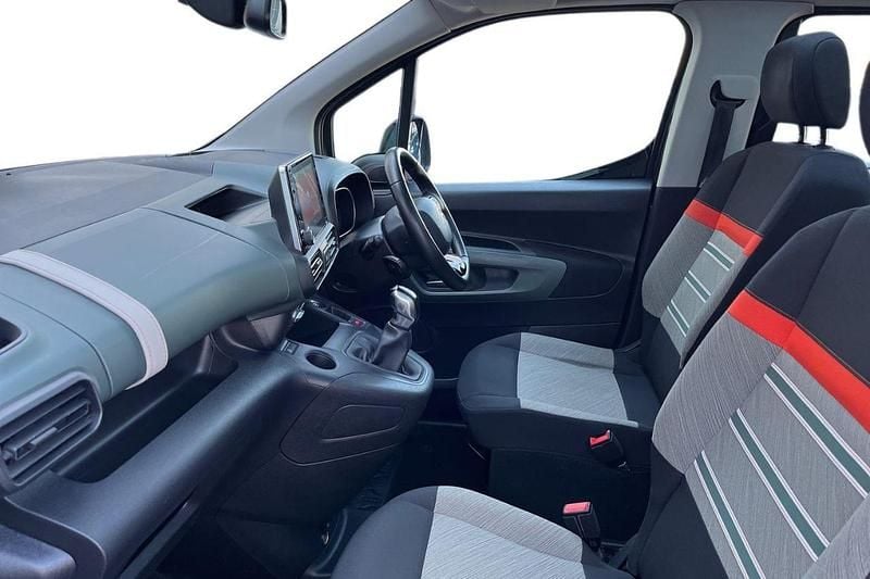 Used Citroën Berlingo XTR 101 HP (74 kW) 2019 Grey MPV