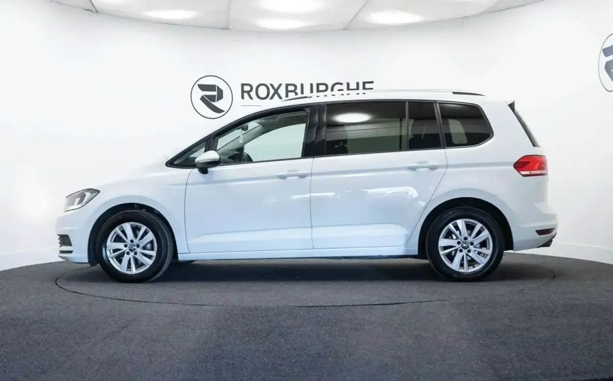Usado VW Touran SE 150 HP (110 kW) 2020 Branco Monovolume