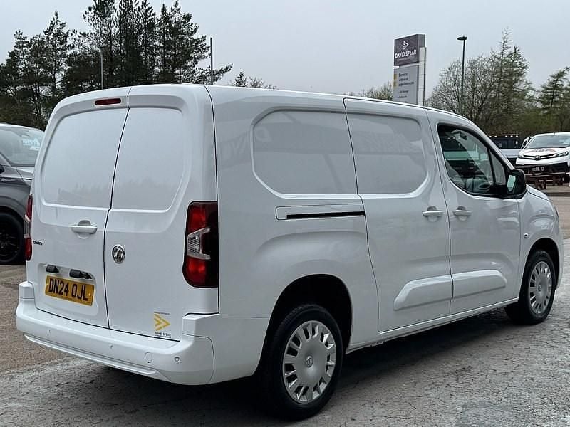 Used Vauxhall Combo 100 HP (73 kW) 2024 White MPV