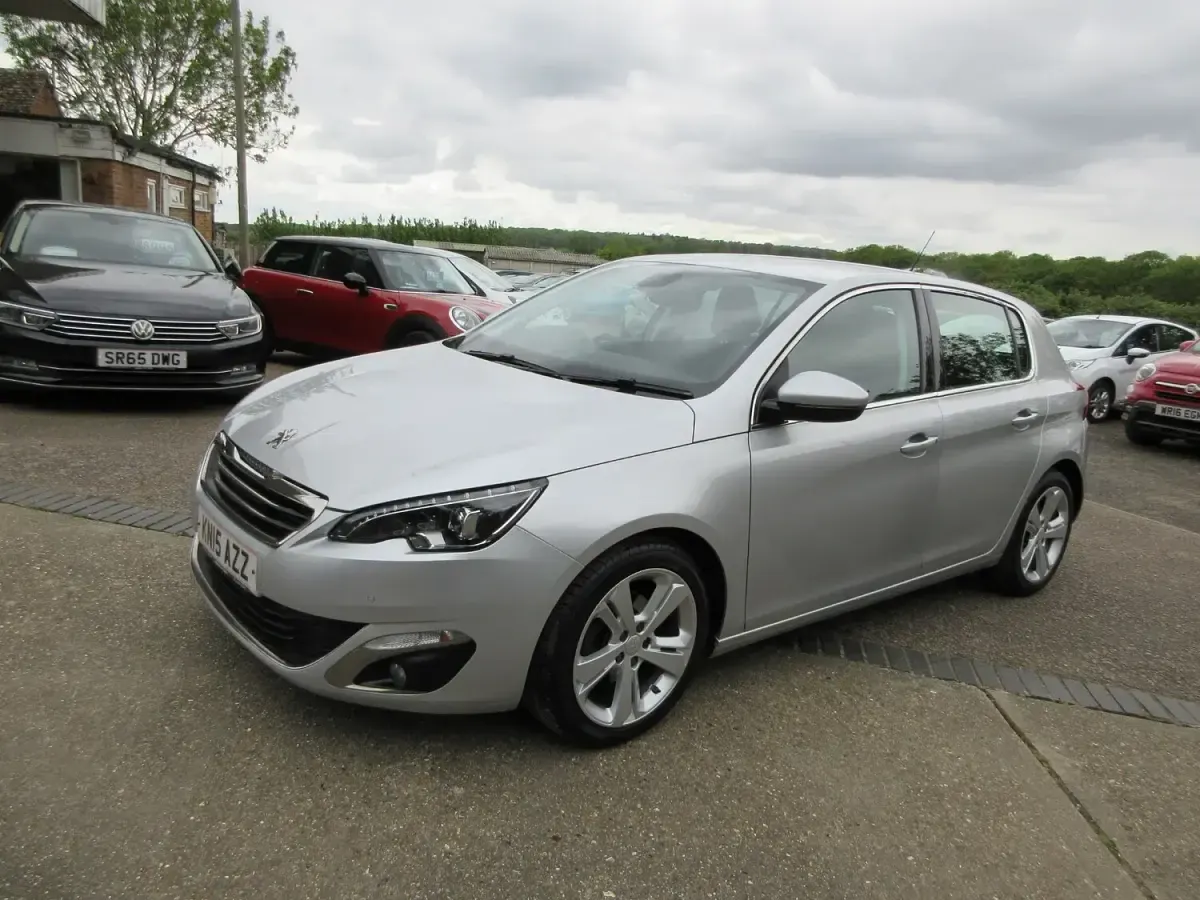 Used Peugeot 308 Allure 115 HP (84 kW) 2015 Silver Hatchback
