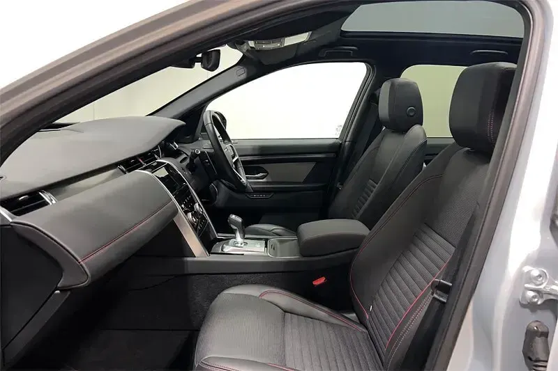 Used Land Rover Discovery 5 SE Dynamic 304 HP (223 kW) 2023 Silver SUV