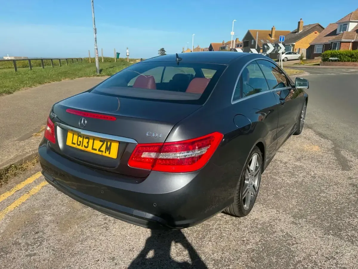 Käytetty Mercedes E220 2013 Harmaa Coupe - kaksiovinen