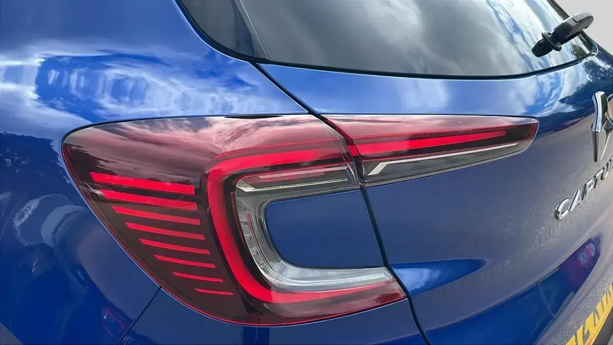 Used Renault Captur Techno 136 HP (100 kW) 2023 Blue SUV