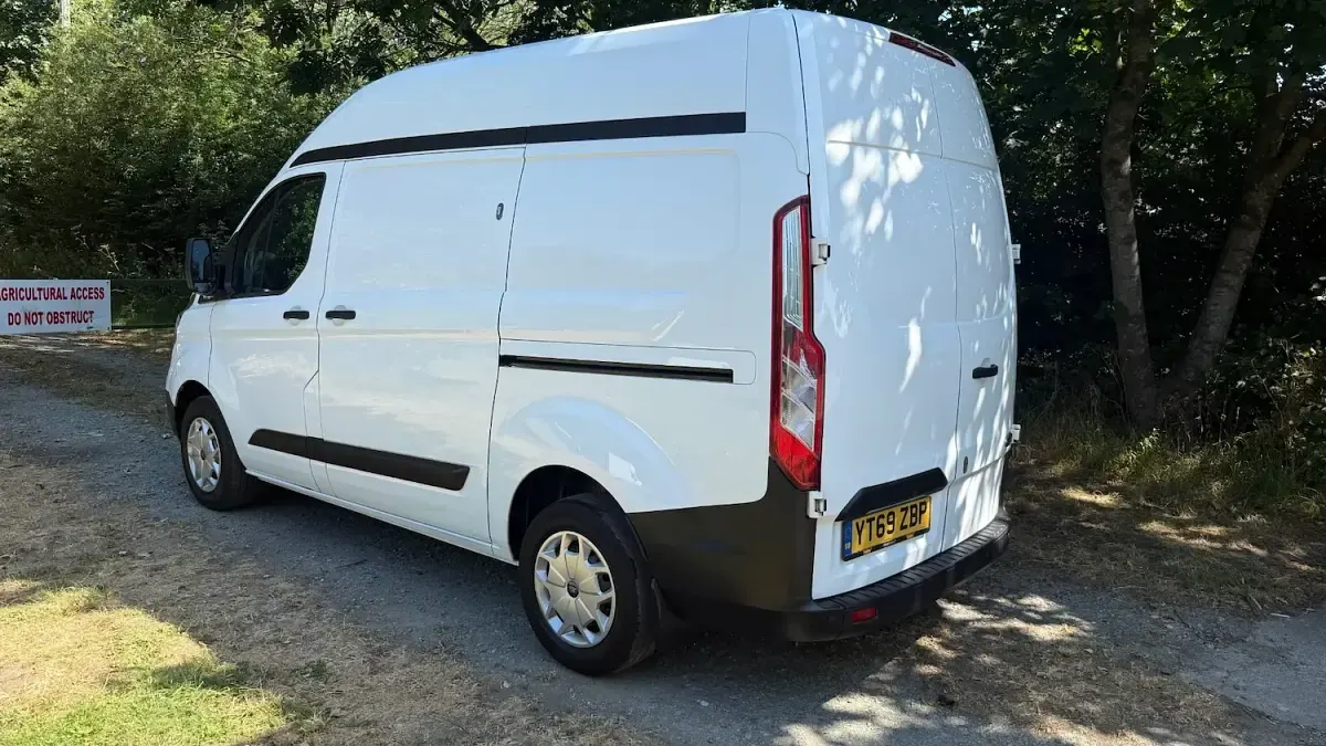 Used Ford Transit Custom 105 HP (77 kW) 2020 White Van
