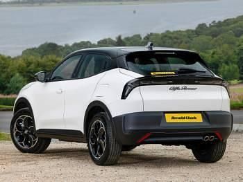 New Alfa Romeo GT Junior 136 HP (100 kW) 2025 Bicolour solid  sempione white with black roof Hatchback