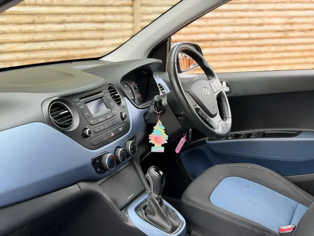 Used Hyundai i10 Premium 83 HP (61 kW) 2016 Grey Hatchback