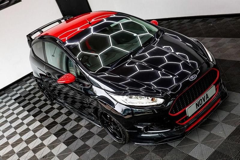 Used Ford Fiesta Zetec 140 HP (102 kW) 2016 Black Hatchback