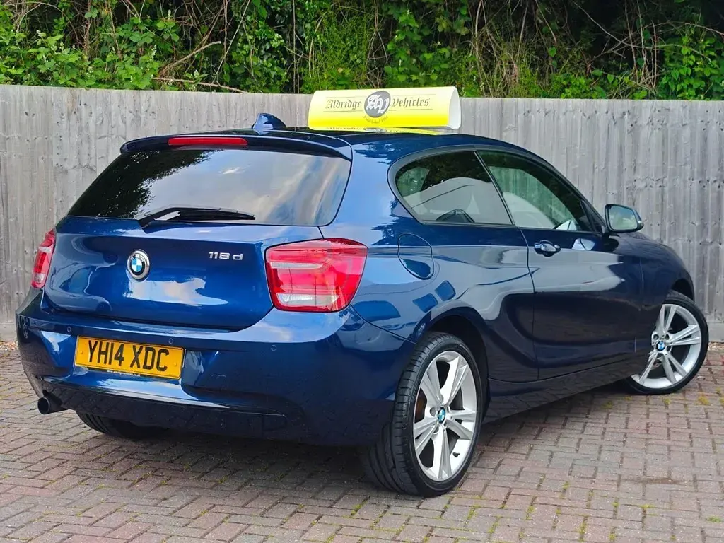 Używany BMW 118 Sport Line 2014 Niebieski Hatchback
