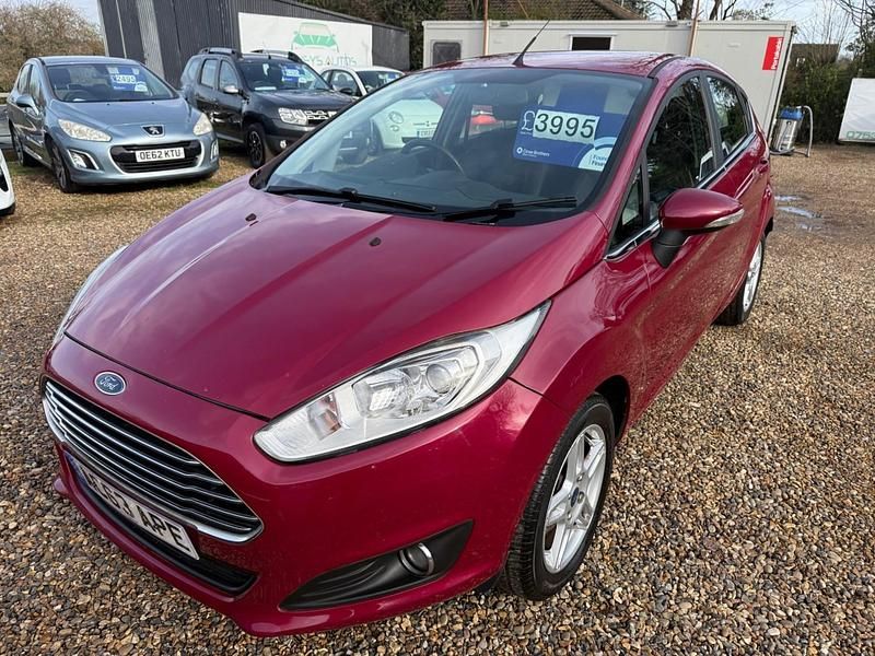 Used Ford Fiesta Zetec 2013 Red Hatchback