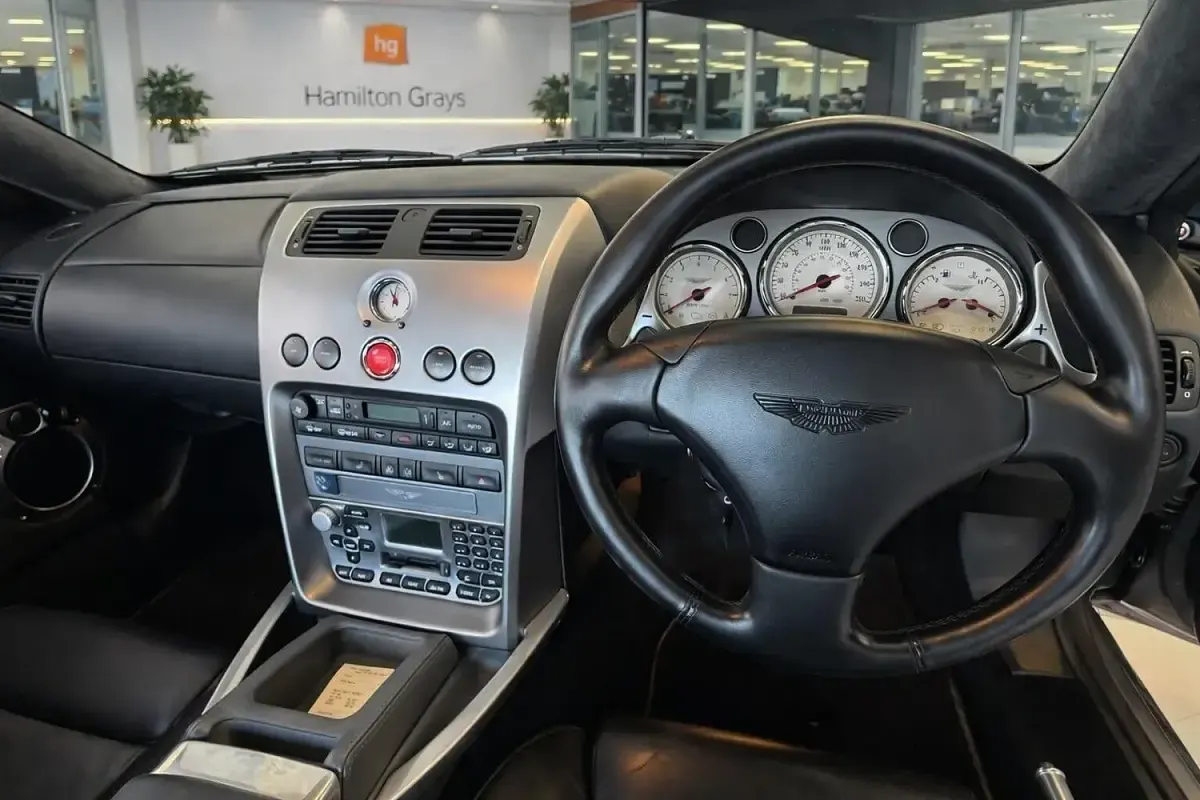 Used Aston Martin Vanquish 466 HP (342 kW) 2002 Silver Coupe