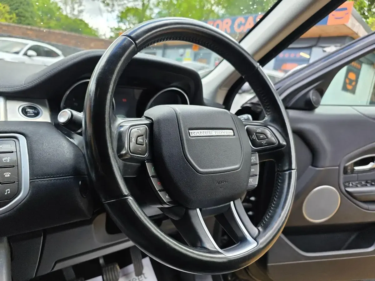 Begagnad Land Rover Range Rover evoque SE 150 HK (110 kW) 2017 Svart Kombi