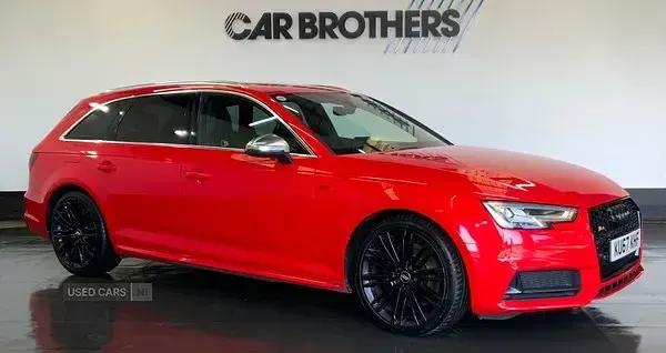 Usado Audi A4 Performance 354 CV (260 kW) 2017 Rojo Familiar