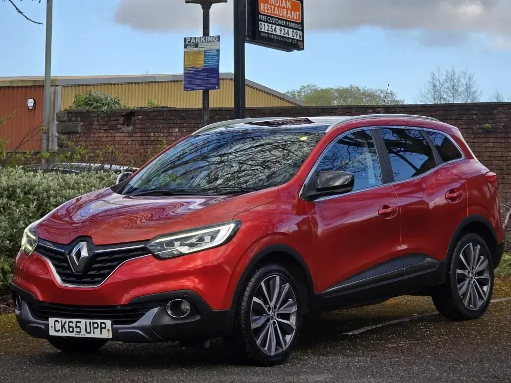 Usado Renault Kadjar Signature 110 HP (80 kW) 2015 Vermelho SUV